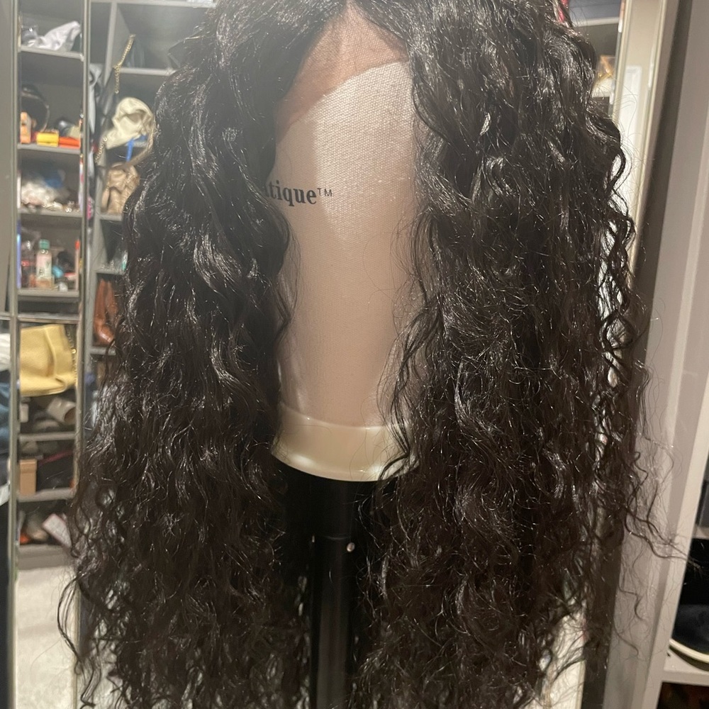Lace wig - Picture 5 of 9